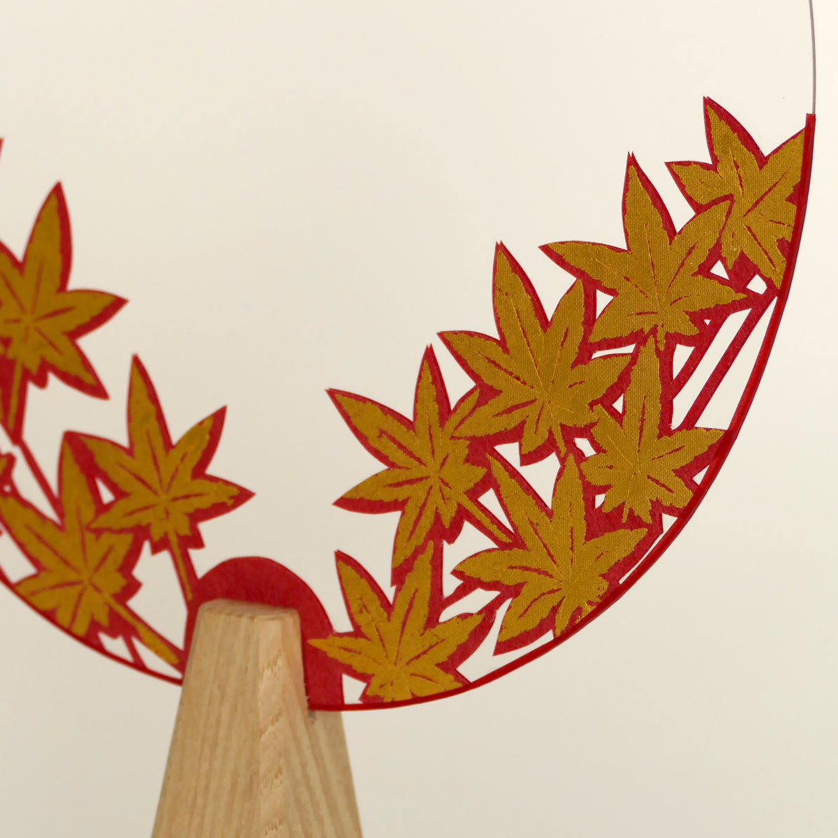 透かし飾りうちわ